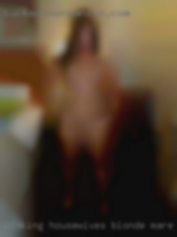 Winking housewives blonde mare vulva in Mississauga.